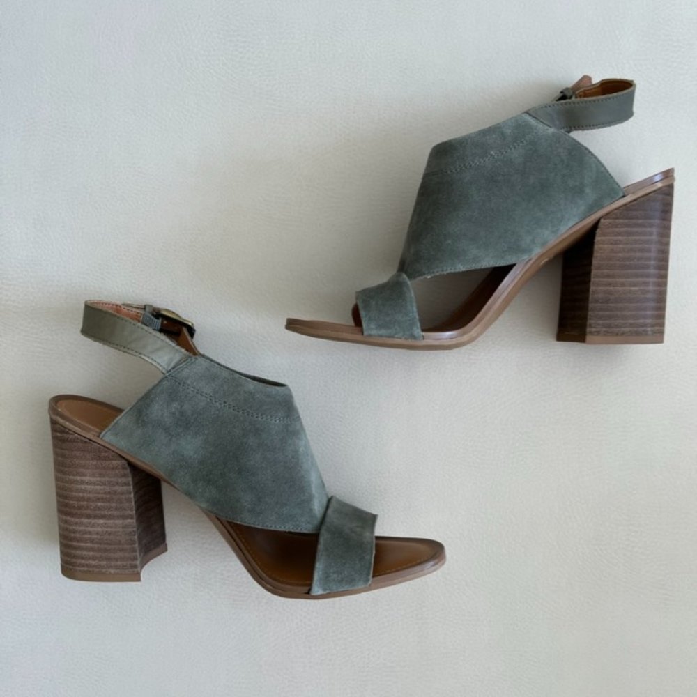 NWOT Franco Sarto Suede Suzie Cage Sandal Heels